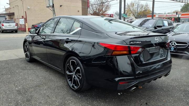 Nissan Altima