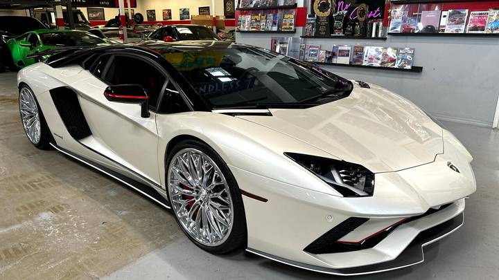 Lamborghini Aventador