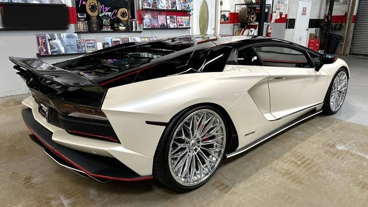 Lamborghini Aventador