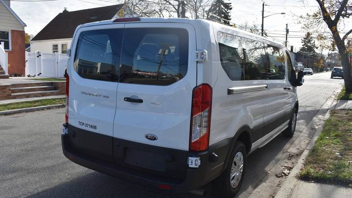Ford Transit Passenger Wagon