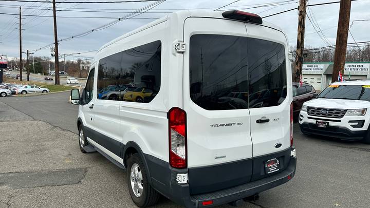 Ford Transit Passenger Wagon