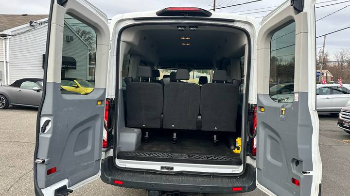 Ford Transit Passenger Wagon