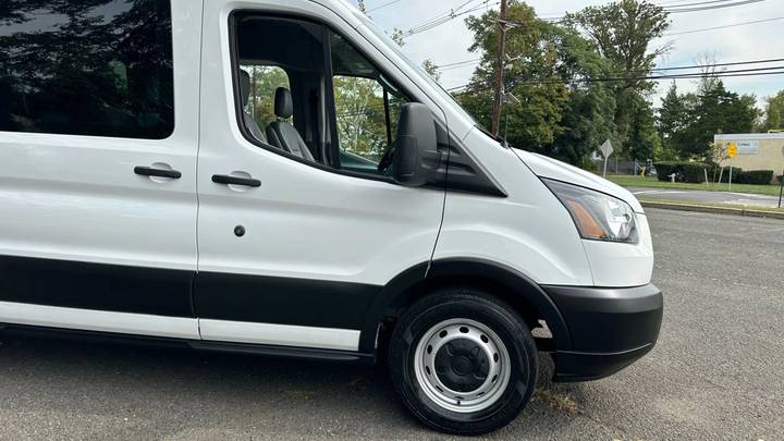 Ford Transit Passenger Wagon
