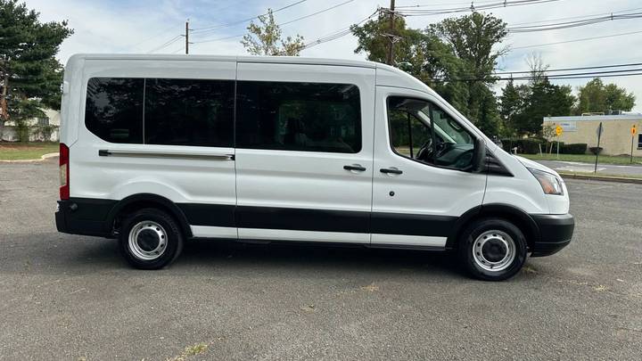 Ford Transit Passenger Wagon